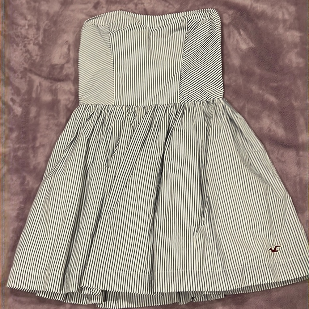 HOLLISTER striped strapless flare dress with petticoat slip